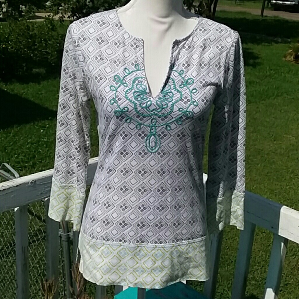 Athleta 3/4 Sleeve V Neck Blouse Small